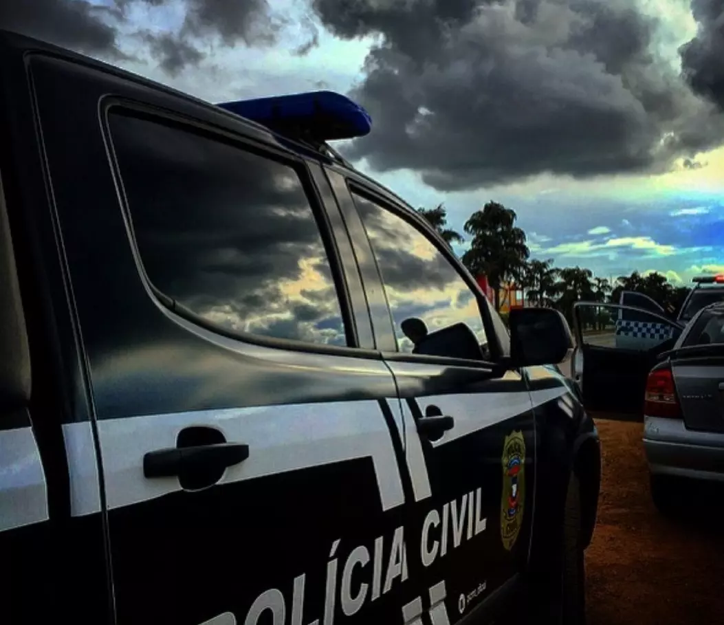 Suspeito flagrado em posse do celular da vítima tentou simular uma situação de suicídio